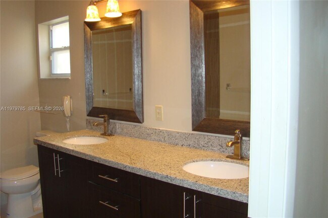 Photo - 2784 Oakleigh Ln