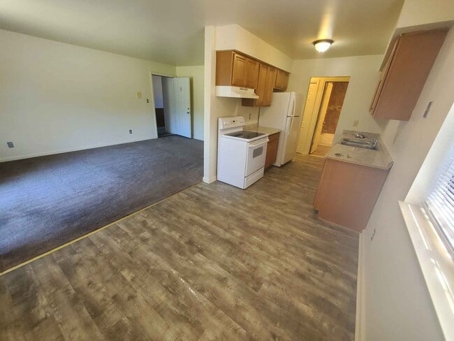 Photo - 24691 W Outer Dr Unidad Apartment #4