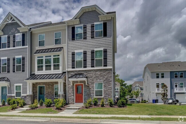 Building Photo - 2 bedroom townhome in Portsmouth