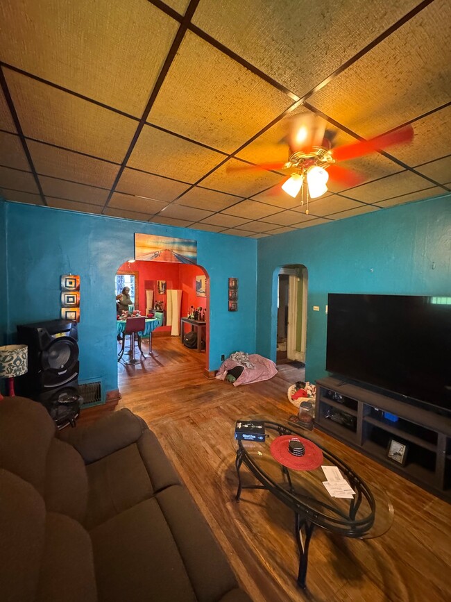 Photo - 726 S 10th St
