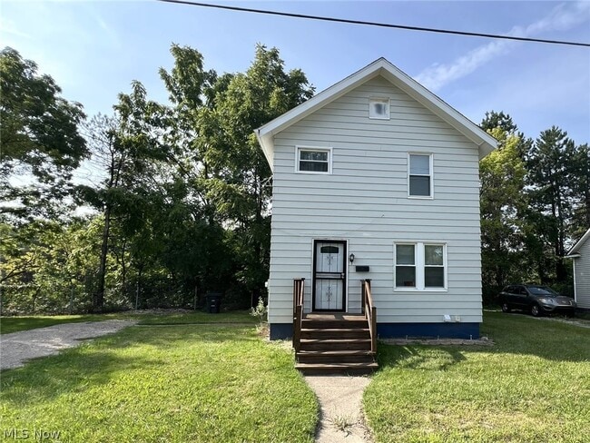 Building Photo - 784 Rosamond Ave