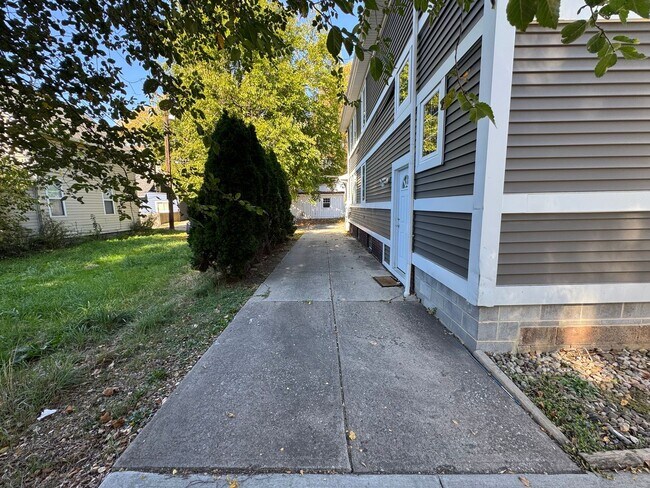 Photo - 3109 Hancock Ave Unit 3109 Hancock Avenue Lower