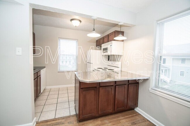Photo - 146 E 19th St Unidad 12