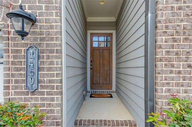 Photo - 1450 Edgebrook Ct NE