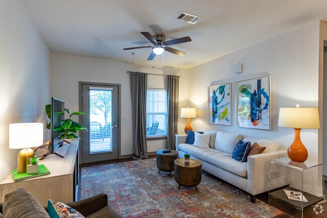 2BR, 2BA - Mac - 1081SF - The Drake