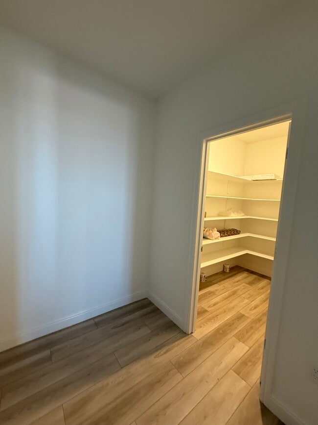 Photo - 3921 Mirecourt Cir