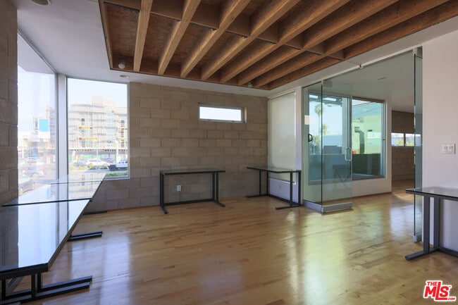6615 Melrose Ave Unidad 1