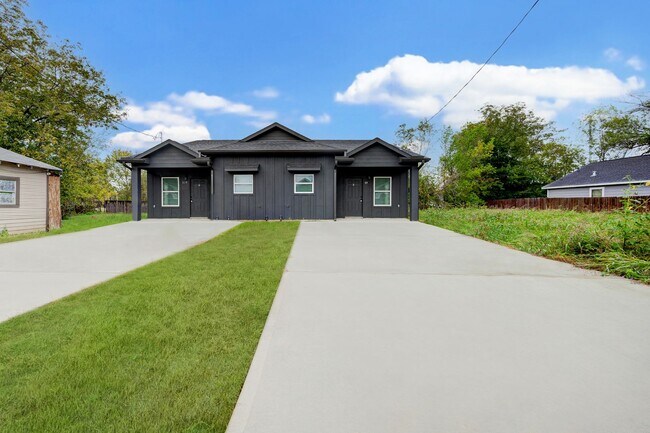 Brand New Duplex! - Brand New Duplex! House
