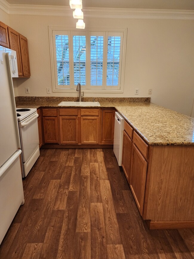 Kitchen - 707 NE Tillamook St Unit Tillamook