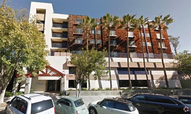 Building Photo - 1125 3rd St Rental