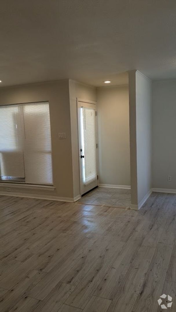 Building Photo - 1005 W MLK #B Unit B Rental