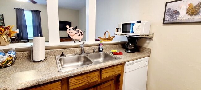 Photo - Furnished Units at 2131 Westmead Apts