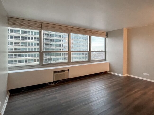 Photo - 3550 N Lake Shore Dr Unit 807