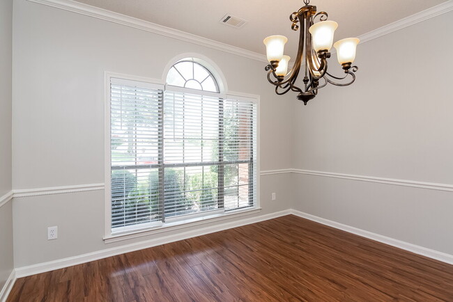 Photo - 6808 Forrest Cir