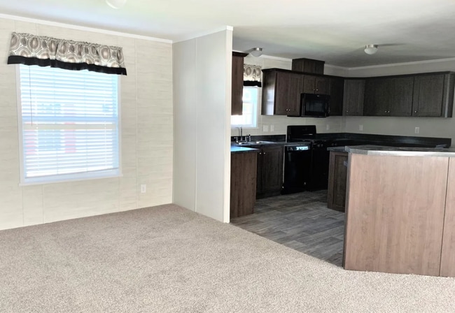 Photo - 16703 Fall River Rd