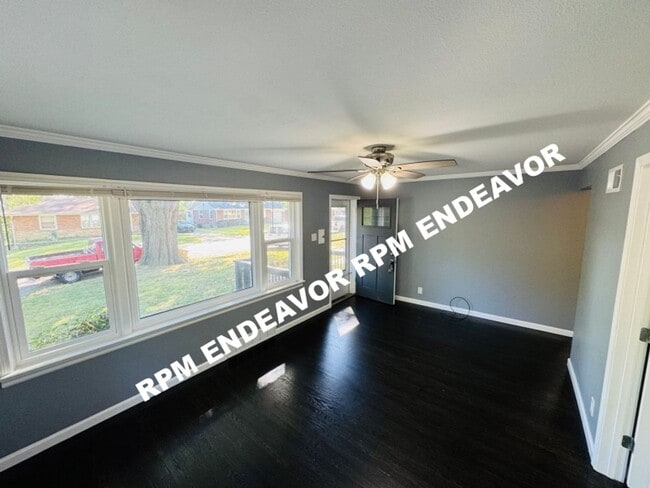 Photo - "Charming 4-Bedroom Haven with Sunroom, Ha...