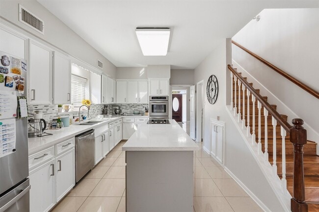 Building Photo - 7927 Wolfield Ln