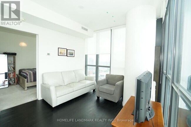 Photo - 101 Charles St E Unit 3510