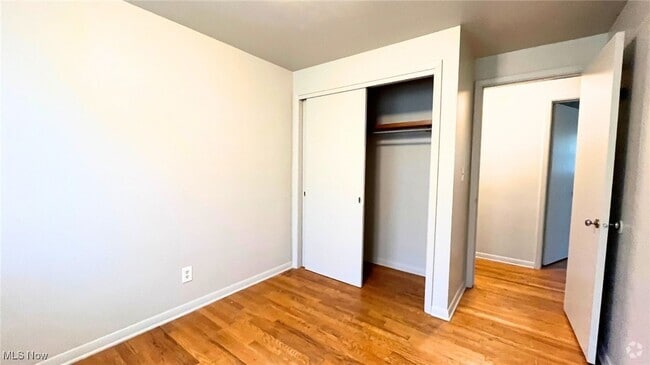Building Photo - 6036 Tam O Shanter Dr Rental