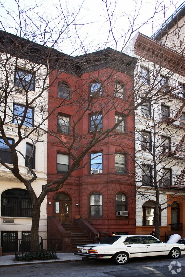 Photo - 119 W 80th St Apartments