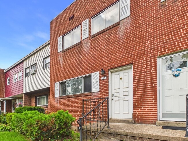 Building Photo - 3 Bedroom in Harrisburg