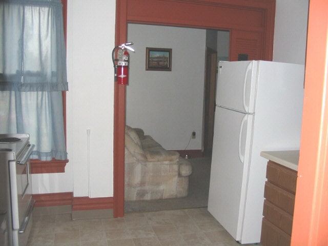 Photo - 119 E 5th St