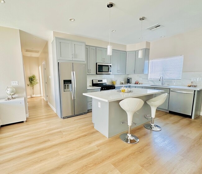 Photo - 8436 Oakdale Ave