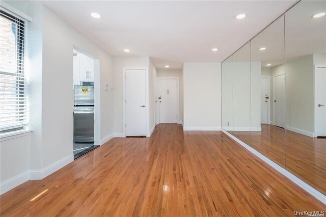 Photo - 7 Bond St Unit 3B