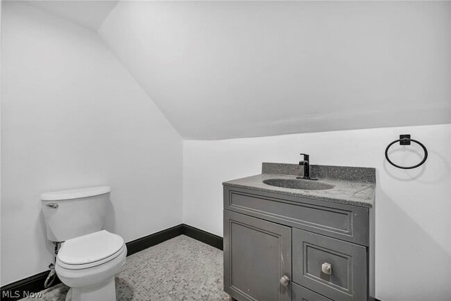 Photo - 12001 Oakview Ave Unidad UP