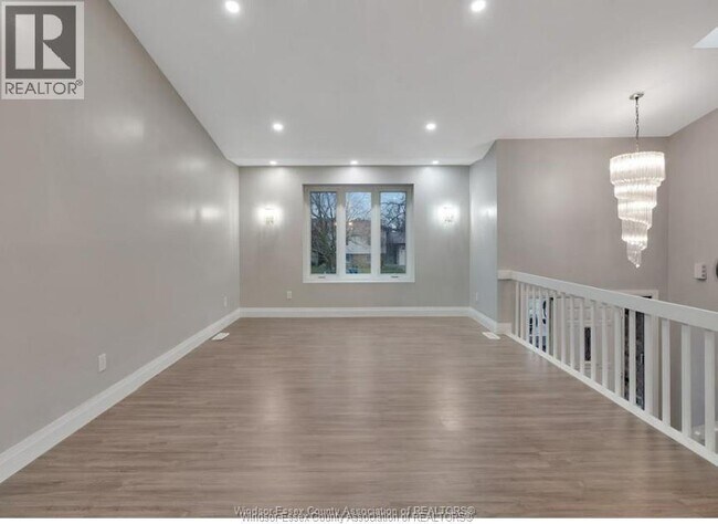 Photo - 1953 Lepain Crescent