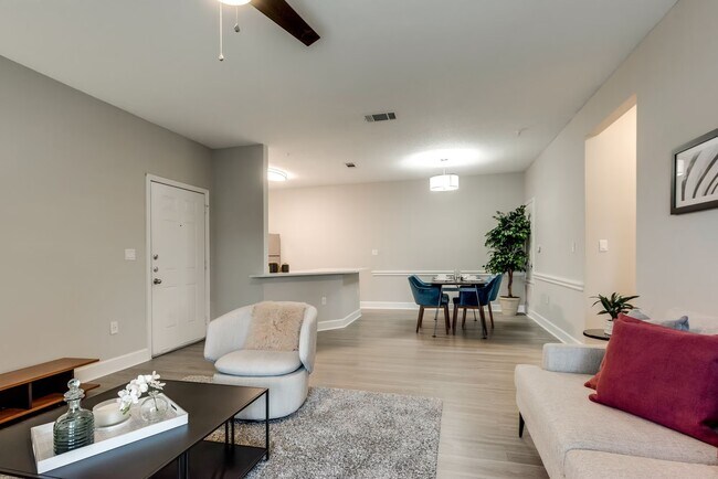 Photo - Get a $350 Gift Card + Spacious 1-Bed Home! Unidad GPS