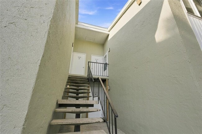 Photo - 570 Bahia Cir Unit B