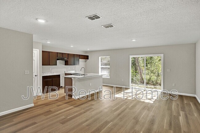 Photo - 5938 Moncrief Rd W