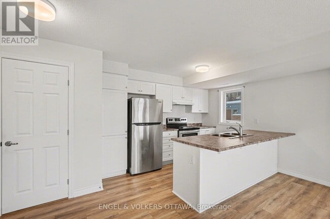 Photo - 2276 Watercolours Way