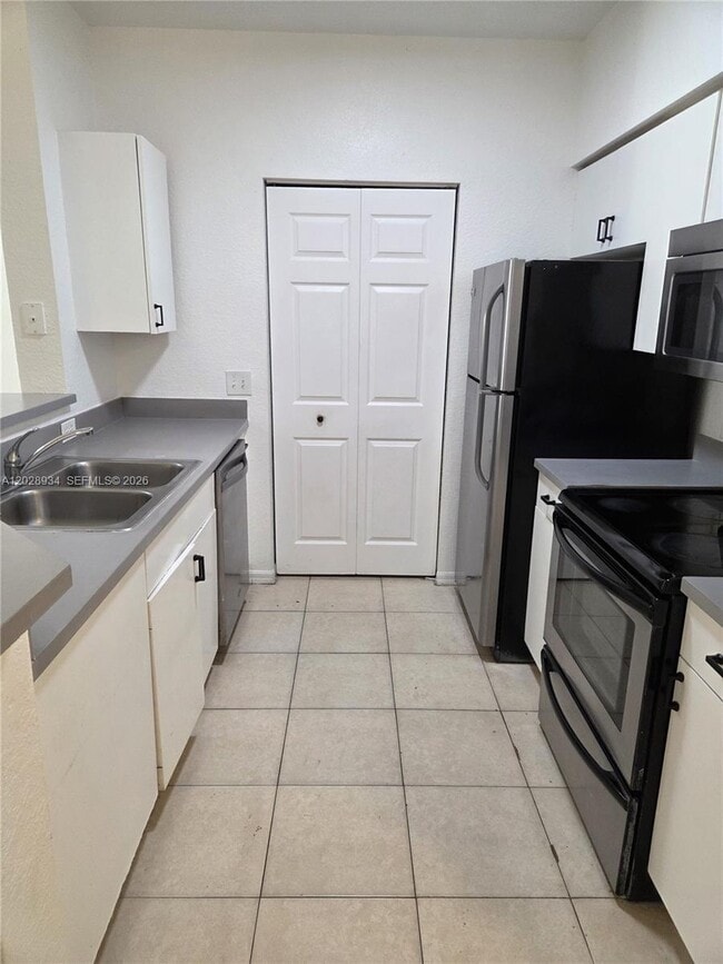 Building Photo - 1308 Belmont Ln Unit 1308