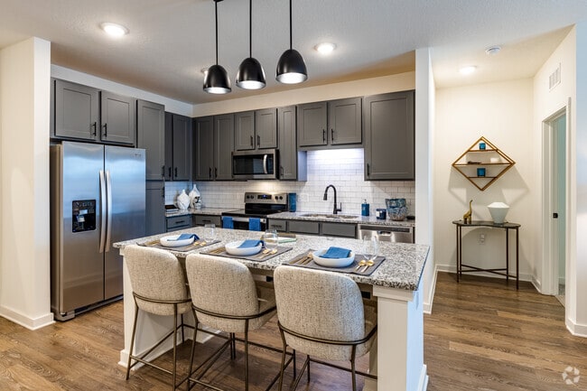 2 BR, 2 BA - 1,176SF