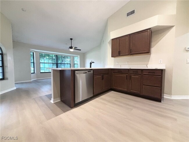 Building Photo - 2200 SW 40th St Rental