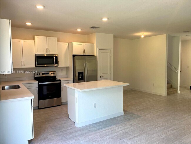 Photo - 2305 SE 10th St