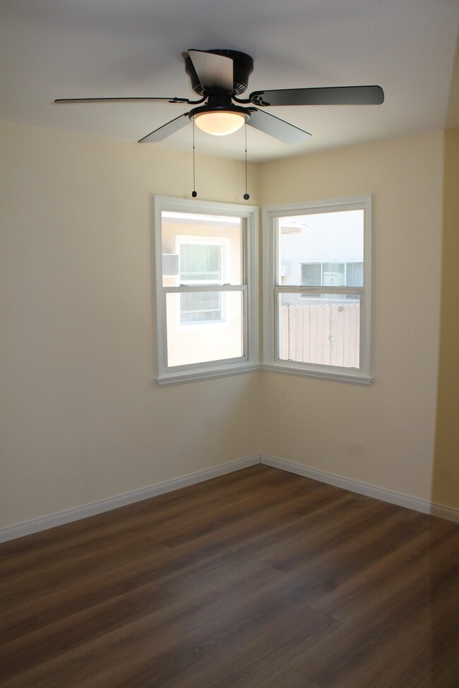 Photo - 1613 W Victory Blvd Unit 1613 W Victory