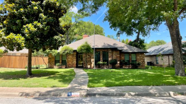 Photo - 355 Meadow Creek Dr House