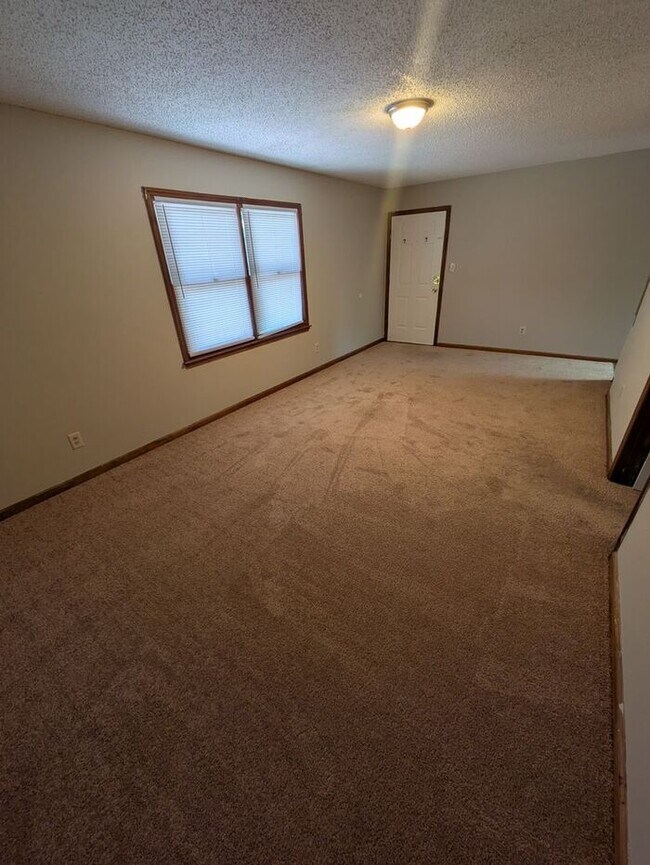 1BD/1BA Unit at Westmont Apartments in Hickory