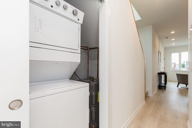 Photo - 1244 LeCount St Unidad C