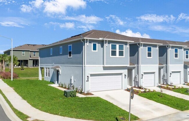 Building Photo - 2803 Maloof Dr