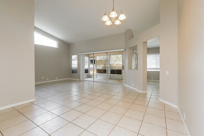 Photo - 6615 Oakbrooke Cir