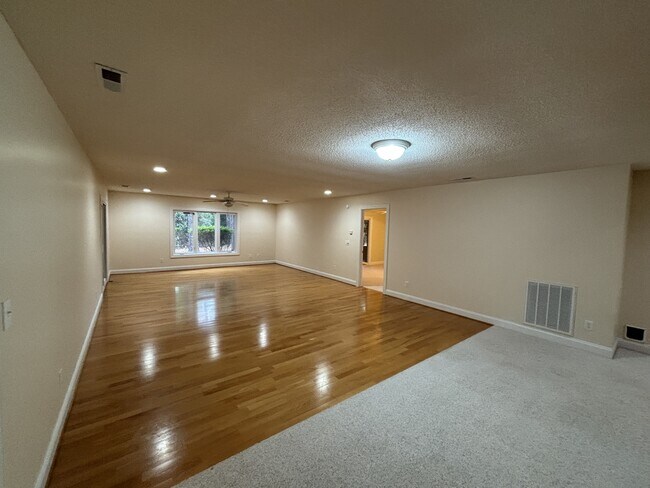 Photo - 285 Merion Cir