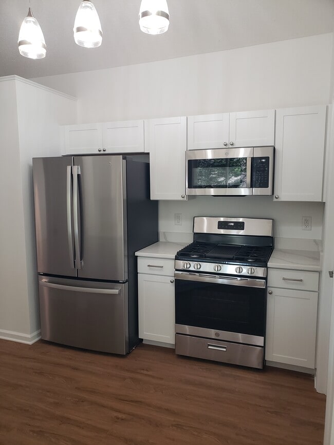 Photo - 145 Round Keep Ln