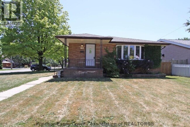 Photo - 198 Superior St