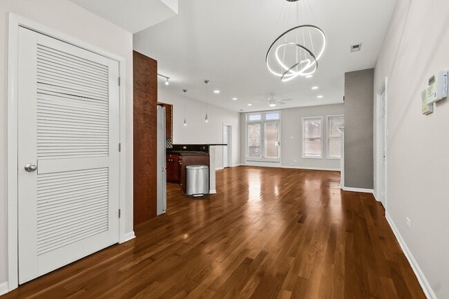 Photo - 3986 S Drexel Blvd Unidad 3N