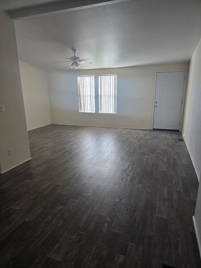 Photo - 1915 N Park Ave Unidad 1