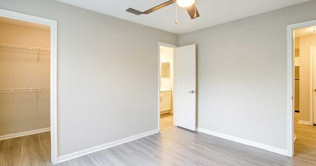 Kenwood Club at the Park Apartments
